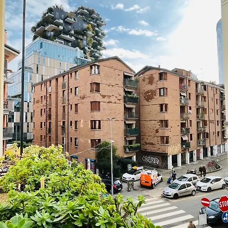 Isola * Milan
