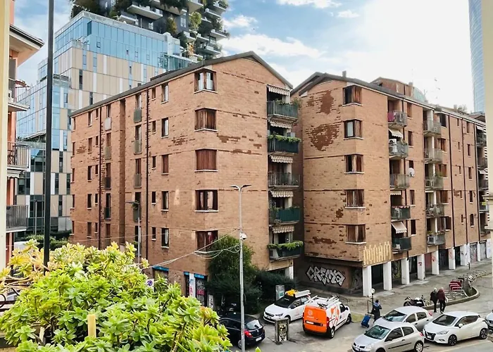Isola * Milan